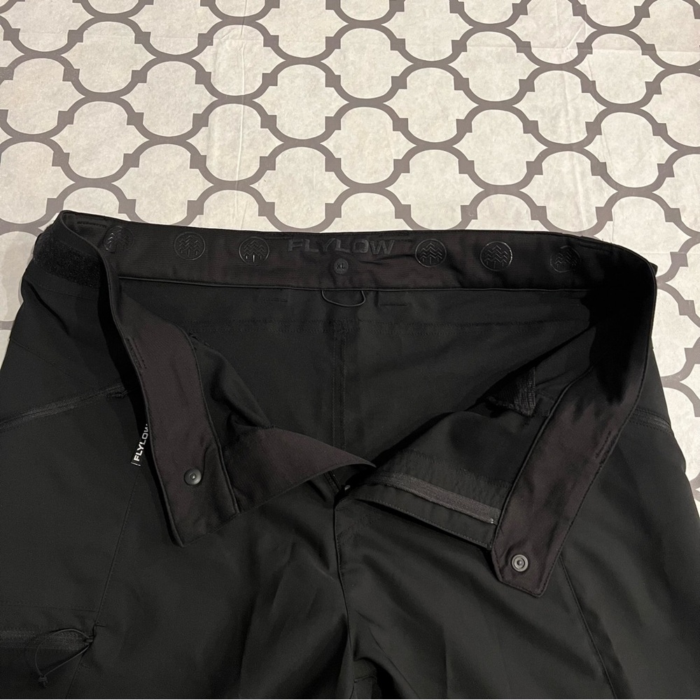 Flylow Deckard Performance Technical Mountain Bik… - image 7